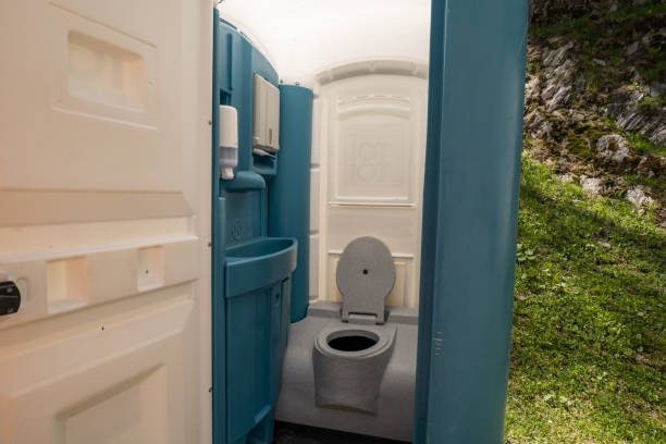 Best Temporary restroom rental  in Hermantown, MN